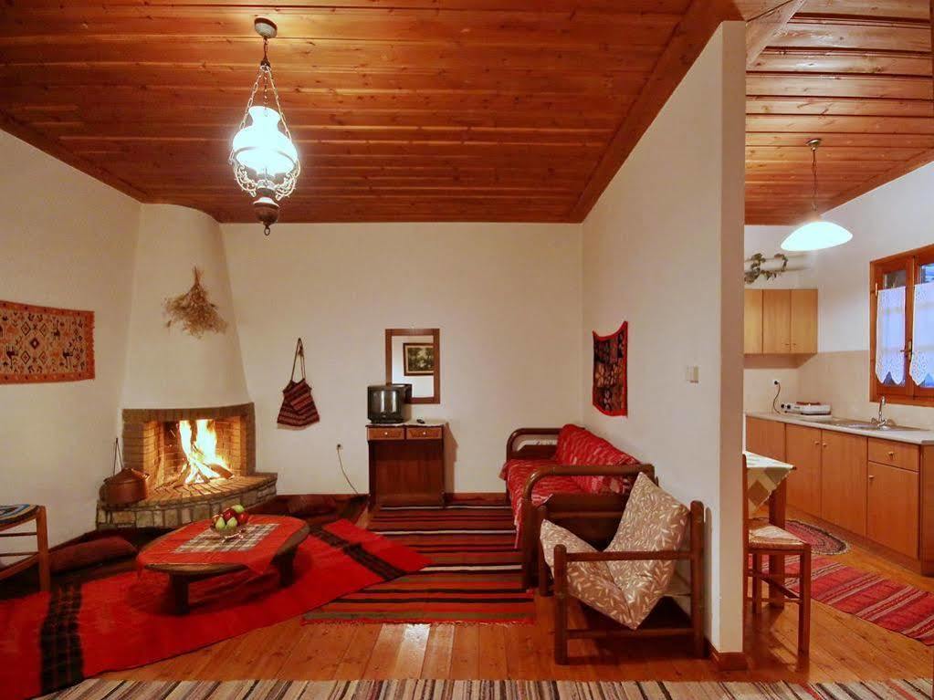 Andrea Sofi Guesthouse Діміцана Екстер'єр фото